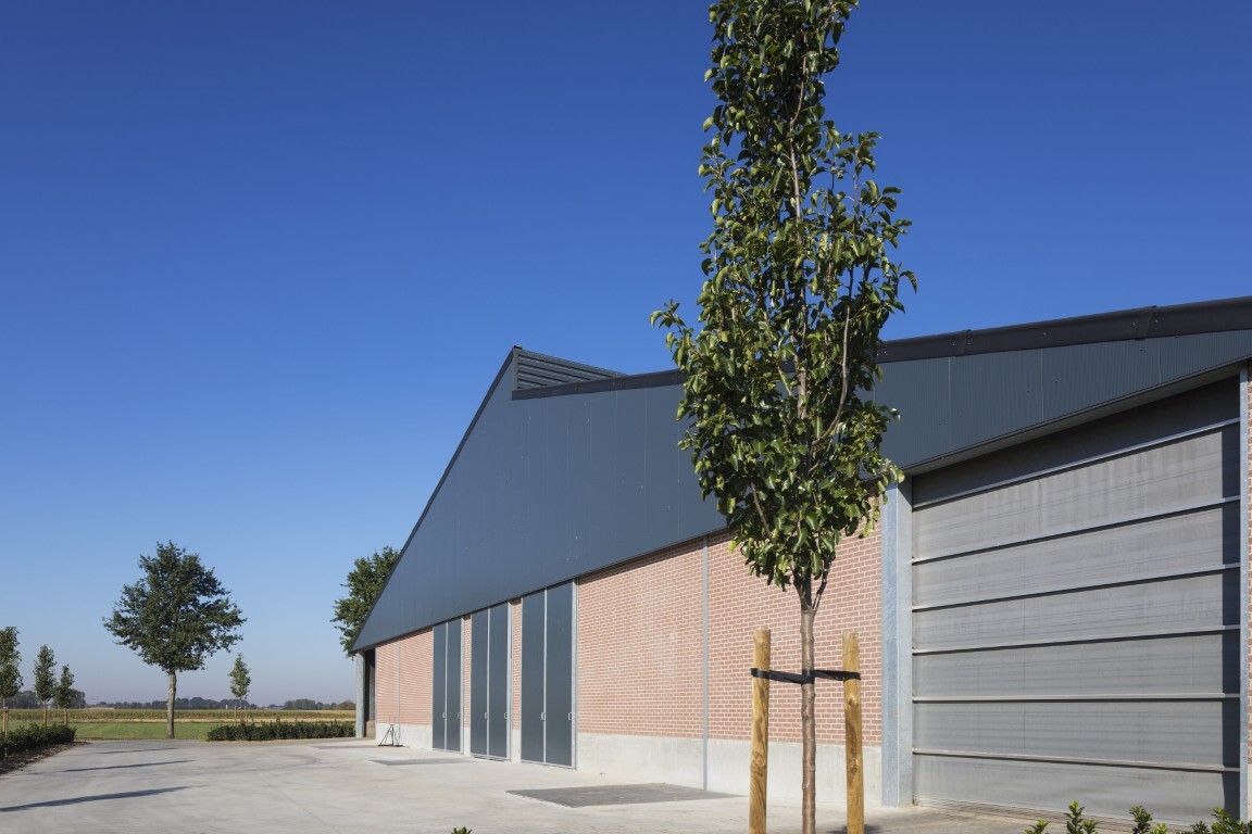 LG L Varchitecten stal M Retie 3